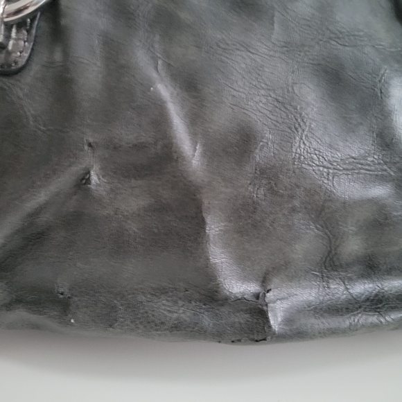 Guess Y2K metallic shoulder bag (convertible to crossbody) vintage - Picture 8 of 11